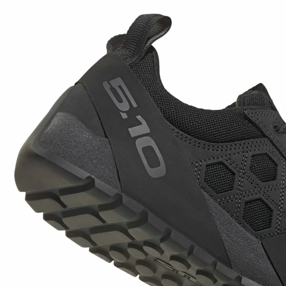 Adidas Men’s Guide Tennie Core Black/Carbon/Core Black