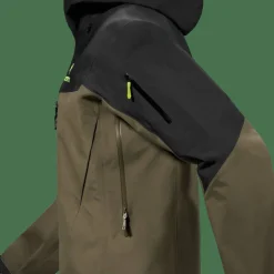 Arc'teryx Men's Alpha SV Jacket Spotlight