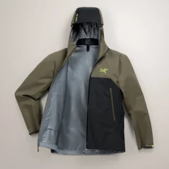 Arc'teryx Men's Beta Jacket Spotlight