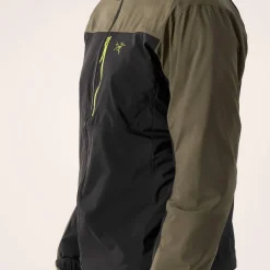 Arc'teryx Men's Squamish Hoody Spotlight