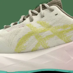 Asics Women's Novablast 5 TR Light Dust/Cacti