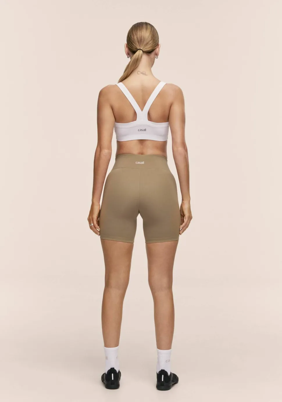 Casall Women's Regular Waist Biker Light Khaki