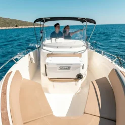 Coleman Xtreme Marine Wheeled 100 QT White