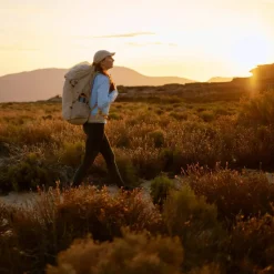 Fjällräven Women's Keb Lätt Wind Jacket Mountain Blue