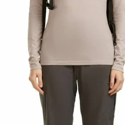Icebreaker Women's 200 Oasis Long Sleeve Crewe Pink Quartz