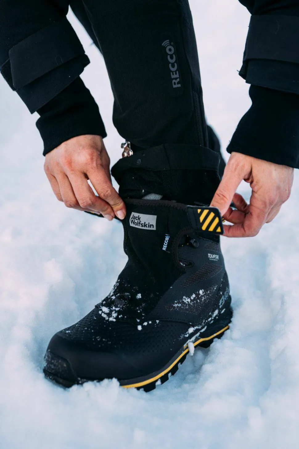 Jack Wolfskin Women's 1995 Series Texapore Mid Black / Burly Yellow XT