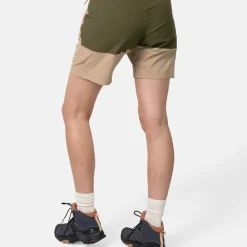 Kari Traa Women's Ane Cargo Shorts Midtone Sand Grey