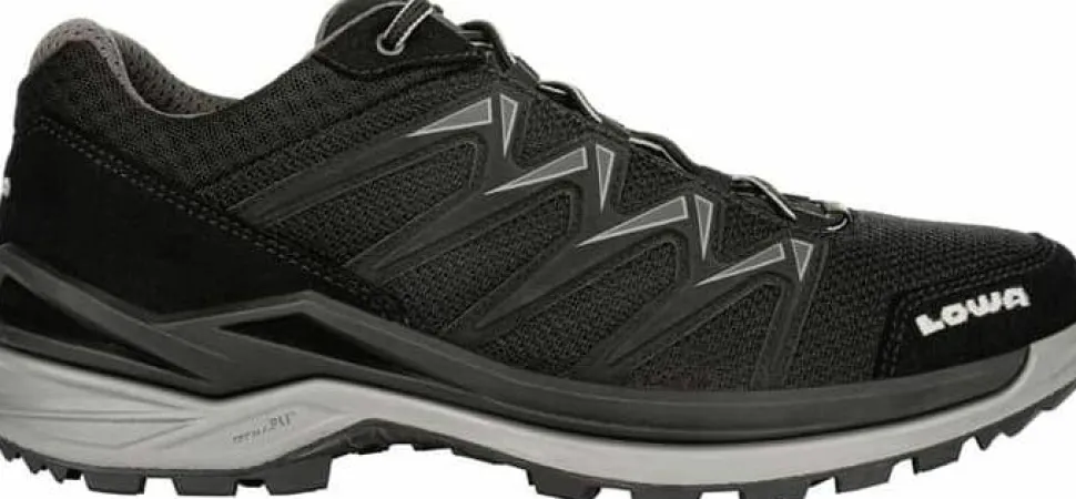 LOWA Men's Innox Pro GORE-TEX Low Black
