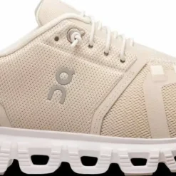 On Women's Cloud 6 Pearl/White