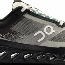 On Women's Cloudsurfer Next Black/Dew