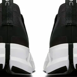 On Women's Cloudswift 4 Black/White