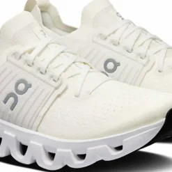 On Women's Cloudswift 4 White/White