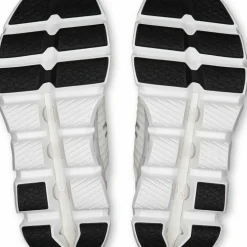 On Women's Cloudswift 4 White/White