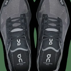 On Women's Cloudventure Peak 3 Black/Glacier