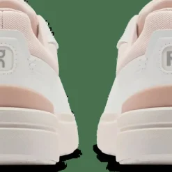On Women's The Roger Advantage White-rosehip