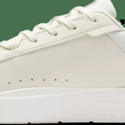 On Women's The Roger Advantage Ivory-ivory