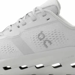 On Wommen's Cloudrunner 3 White/Ivory