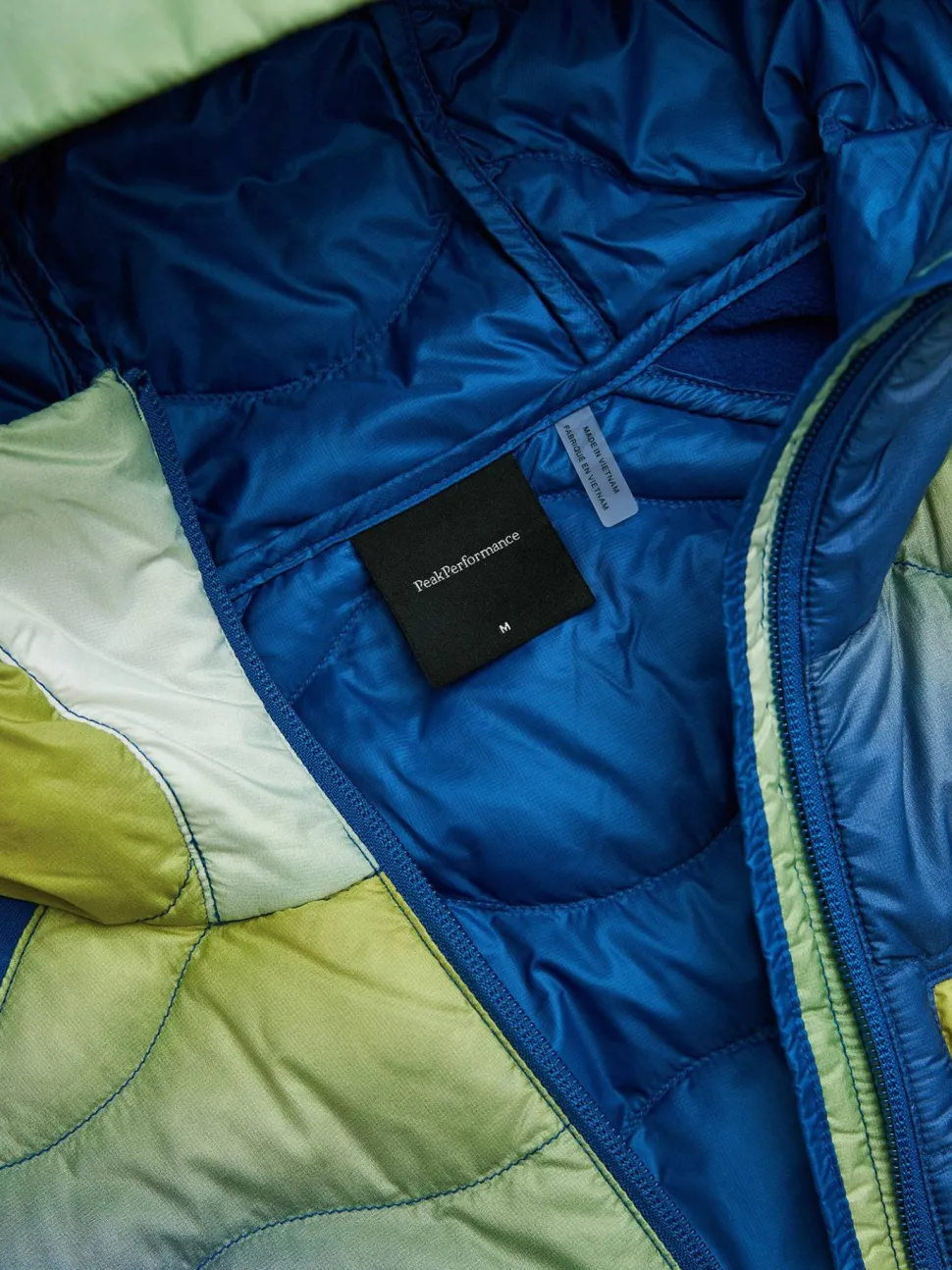 Peak Performance Men's AOP Helium Down Hybrid Hood AOP