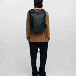 Sandqvist Stream Slim Rolltop L Black