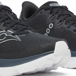 Saucony Women's Kinvara 16 Black/white