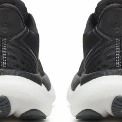 Saucony Women's Triumph 23 Black/white
