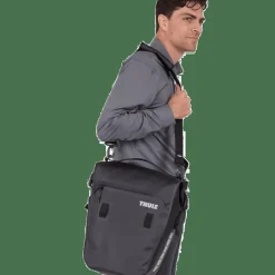 Thule Shield Pannier 22L Black