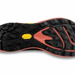 Topo Athletic Women's MTN Racer 4 Black/rose